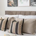 Boutique Soft Tones With Balcony And Secured Garage * Split