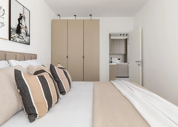 Appartement Boutique Soft Tones With Balcony And Secured Garage