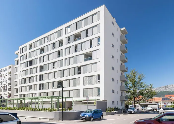 Appartement Boutique Soft Tones With Balcony And Secured Garage