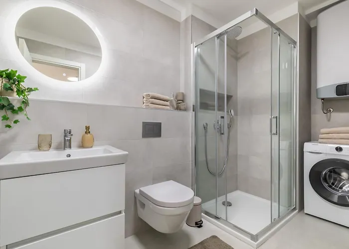 Boutique Soft Tones With Balcony And Secured Garage Appartement *