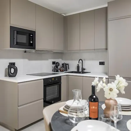 Apartamento Boutique Soft Tones With Balcony And Secured Garage Split
